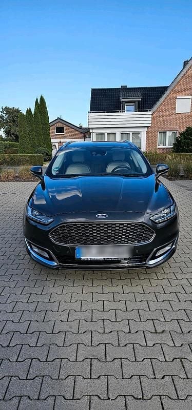 Grau Gebraucht 2016 Ford Mondeo Vignale Kombi | 8.900 € (Superpreis) - Bild 1/4