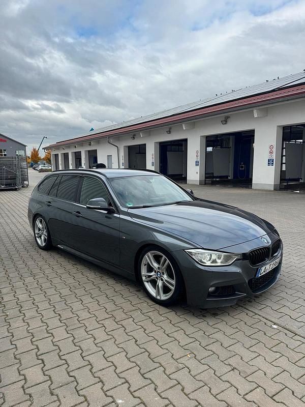 Grau Gebraucht 2014 BMW 320 M Sport Limousine | 10.999 € (Superpreis) - Bild 1/4