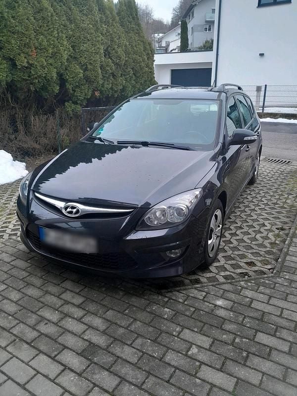 Gebraucht Hyundai i30 90 PS (66 kW) 2011 Schwarz Kombi