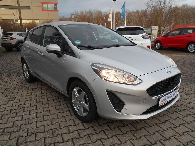 Gebraucht Ford Fiesta Trend 101 PS (74 kW) 2018 Silber Limousine