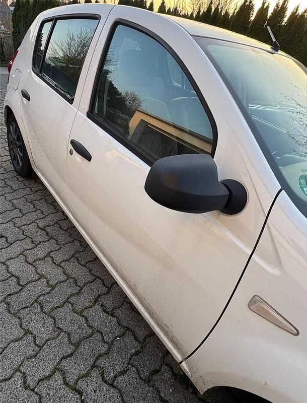 Gebraucht Dacia Sandero 75 PS (55 kW) 2009 Weiß Kleinwagen
