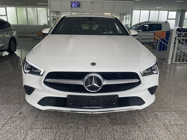 Gebraucht Mercedes CLA200 150 PS (110 kW) 2023 Weiß Limousine