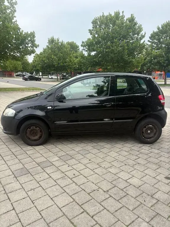 Gebraucht VW Fox 54 PS (39 kW) 2006 Schwarz Kleinwagen