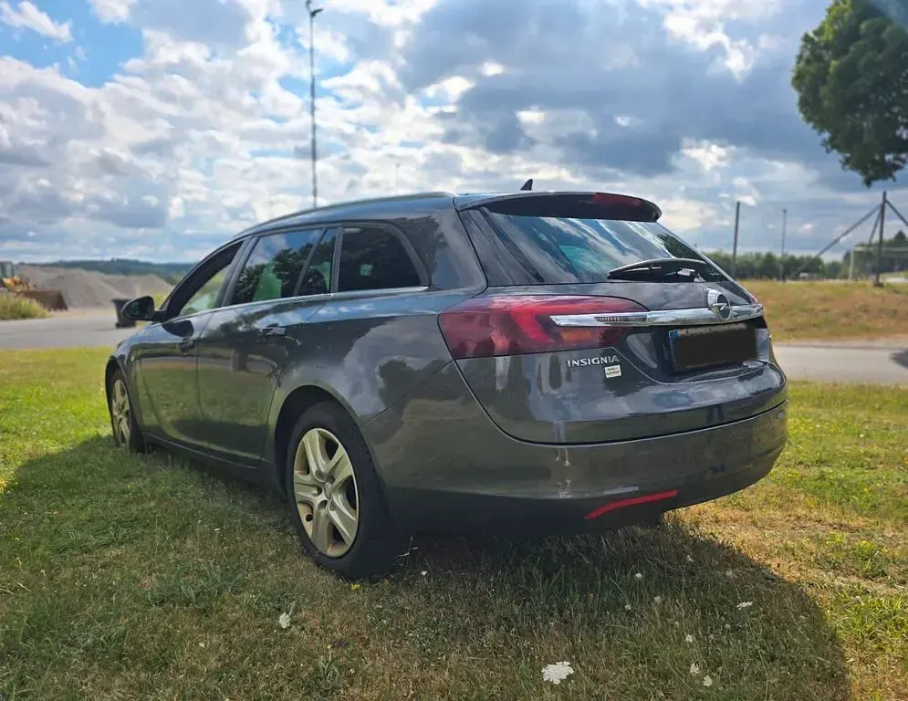 Gebraucht Opel Insignia 163 PS (119 kW) 2014 Grau Kombi