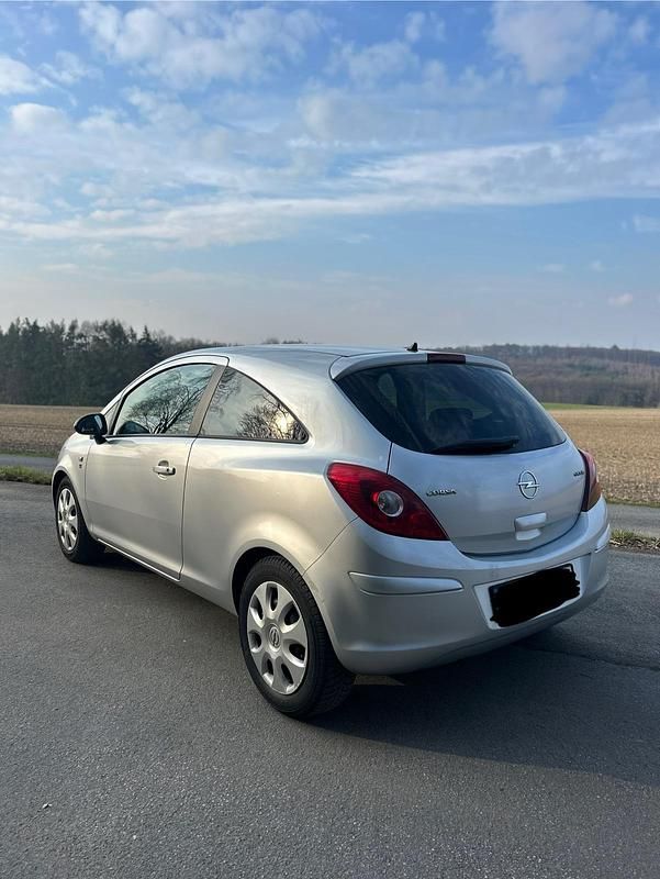 Gebraucht Opel Corsa 69 PS (50 kW) 2010 Silber Kleinwagen