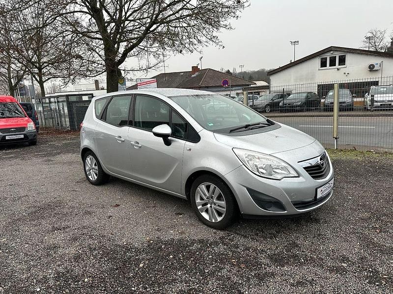 Silber Gebraucht 2010 Opel Meriva Edition Van / Kleinbus | 4.900 € (Etwas zu teuer) - Bild 1/4