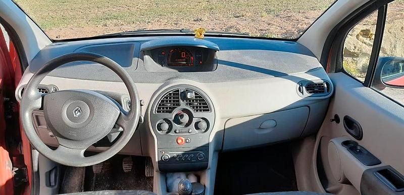 Second-hand Renault Modus 75 CP (55 kW) 2004 Roșu Monovolum