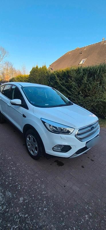 Weiß Gebraucht 2019 Ford Kuga SUV | 13.699 € (Superpreis) - Bild 1/4