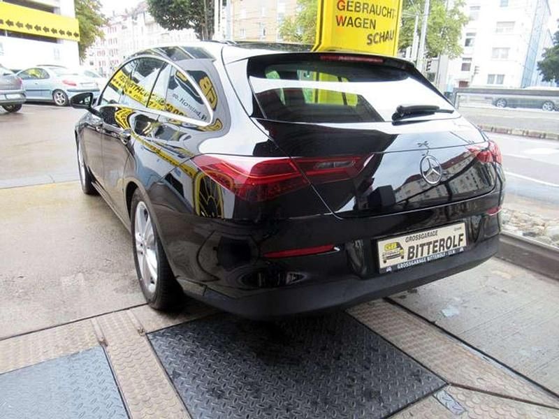 Gebraucht Mercedes CLA180 136 PS (100 kW) 2024 Nachtschwarz Limousine