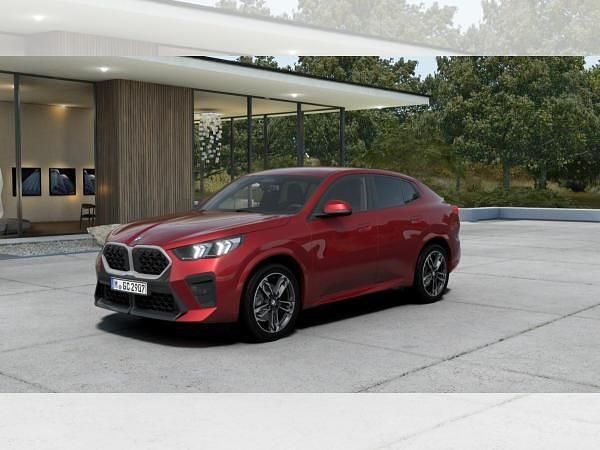 Rot (dragon fire rot metallic) Neu 2025 BMW X2 M Sport SUV | 49.990 € (Superpreis) - Bild 1/2