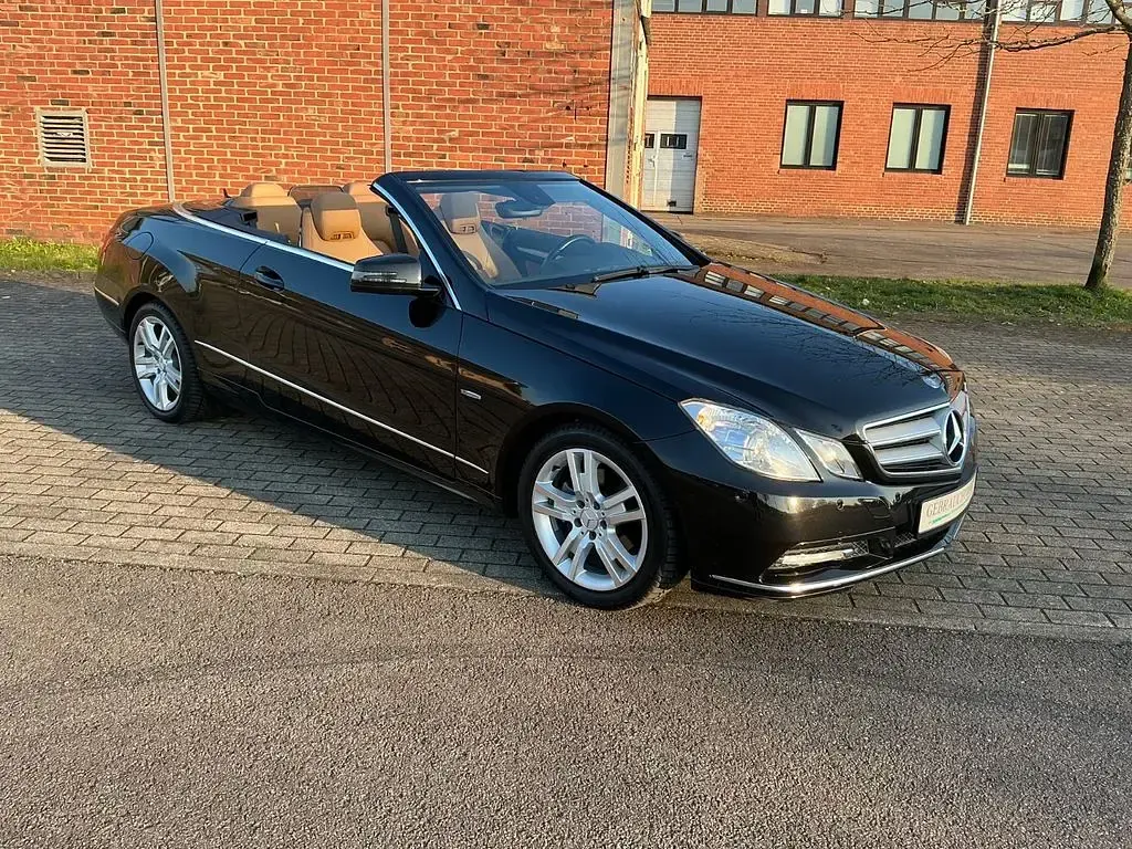 Gebraucht Mercedes E250 204 PS (150 kW) 2012 Schwarz Cabrio