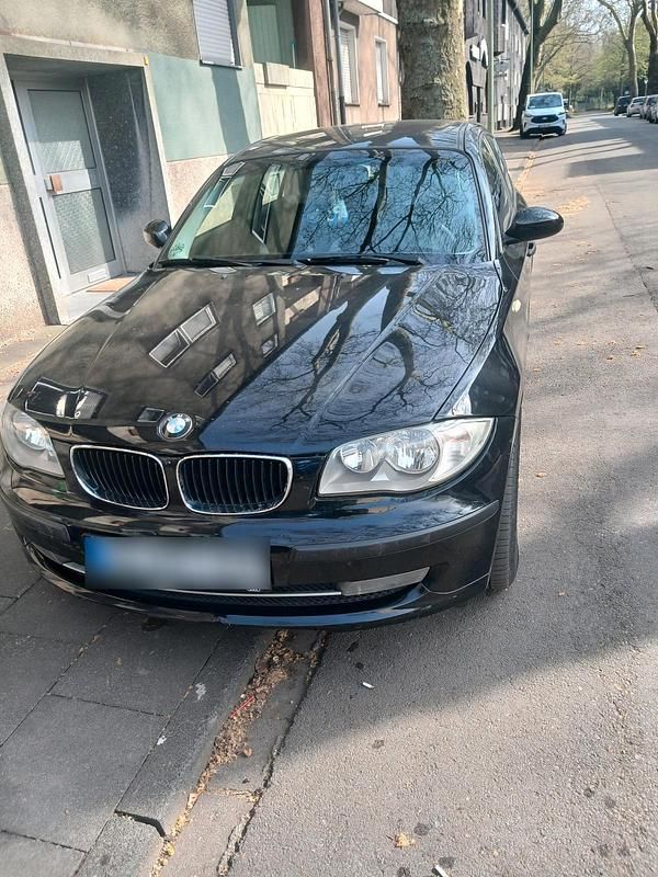 Gebraucht BMW 118 122 PS (89 kW) 2005 Schwarz Kleinwagen