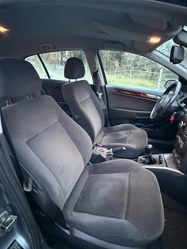 Gebraucht 2004 Opel Astra Kleinwagen | 1.650 € (Fairer Preis) - Bild 1/4