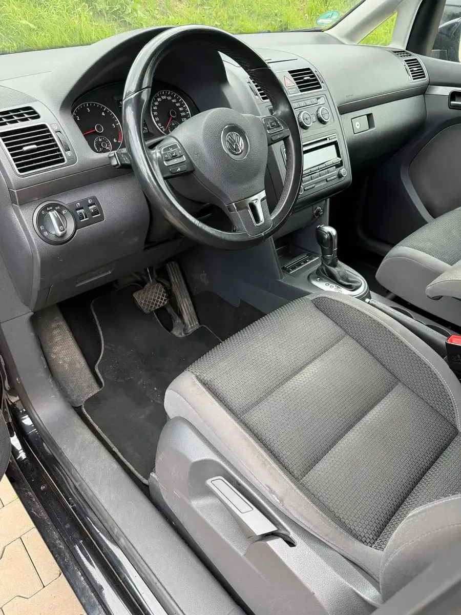 Gebraucht VW Touran 105 PS (77 kW) 2012 Schwarz Van / Kleinbus