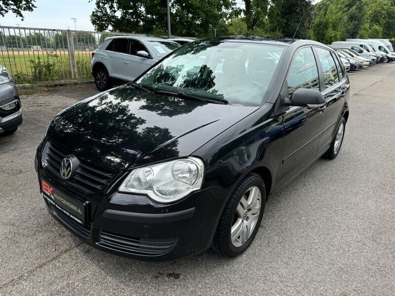 Schwarz Gebraucht 2006 VW Polo Trendline Limousine | 1.990 € (Guter Preis) - Bild 1/4