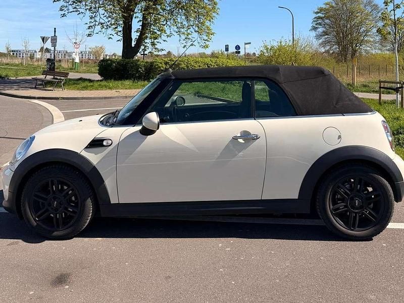 Gebraucht Mini One Cabriolet Pepper 98 PS (72 kW) 2015 Andere farben Cabrio