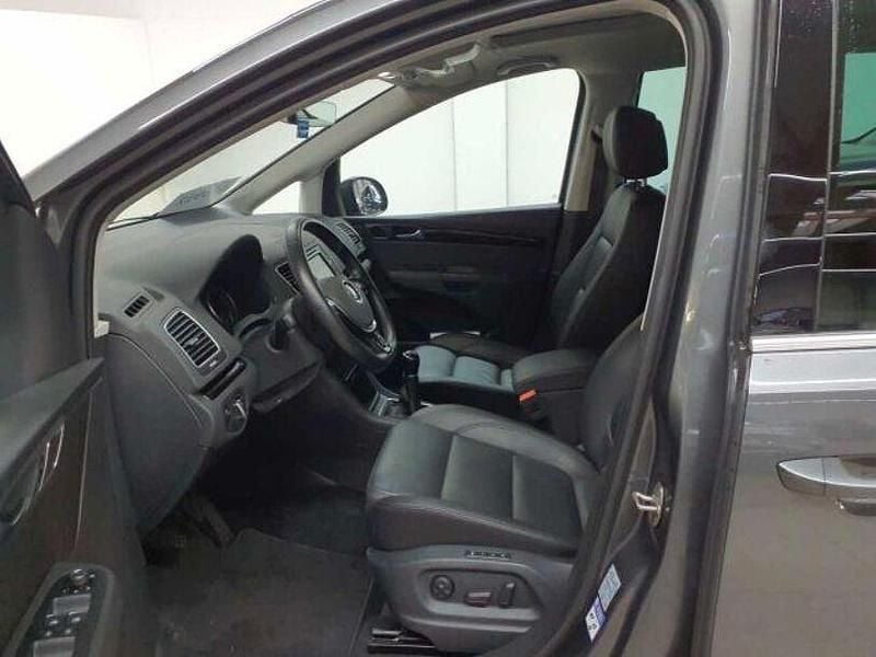 Gebraucht VW Sharan Highline 150 PS (110 kW) 2022 Indiumgrau metallic Van / Kleinbus