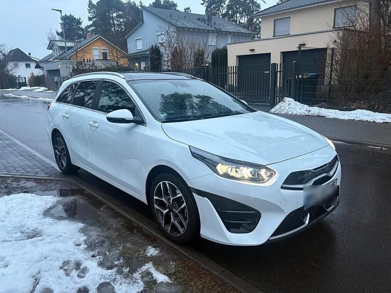 Gebraucht Kia Ceed Sportswagon Platinum 141 PS (103 kW) 2022 Weiß Kombi
