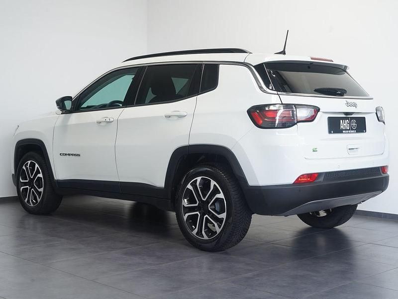 Gebraucht Jeep Compass 131 PS (96 kW) 2024 Weiß SUV