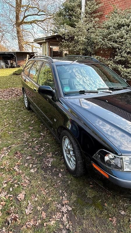 Gebraucht Volvo V40 163 PS (119 kW) 2001 Schwarz Kombi