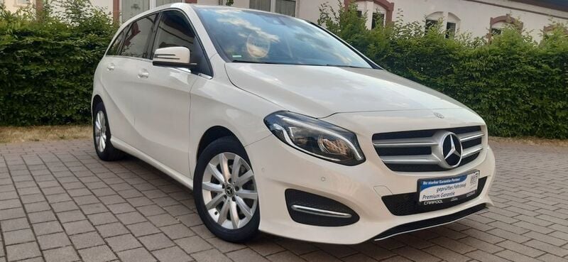 Weiß Gebraucht 2018 Mercedes B180 Van / Kleinbus | 14.999 € (Fairer Preis) - Bild 1/4