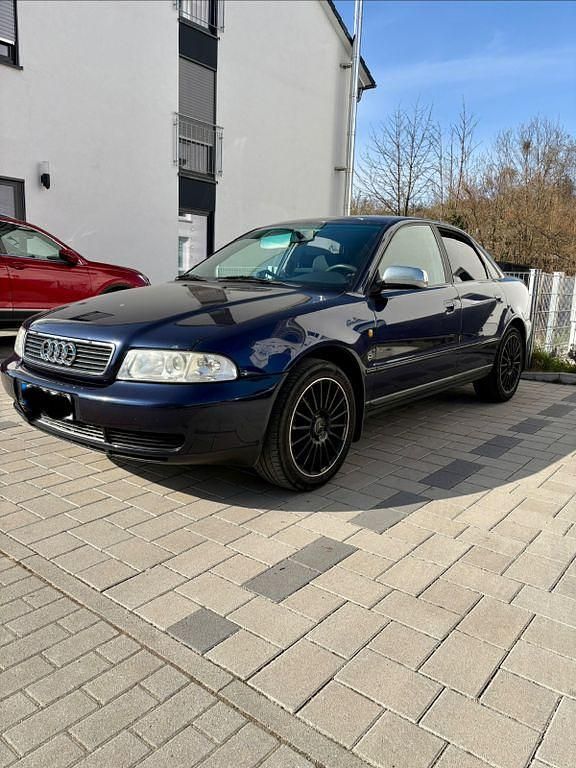 Usata Audi A4 101 CV (74 kW) 1997 Blu Berlina