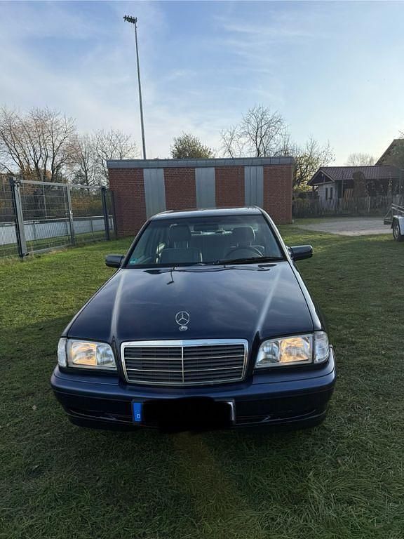 Blau Gebraucht 1999 Mercedes C180 Elegance Limousine | 2.699 € (Guter Preis) - Bild 1/4