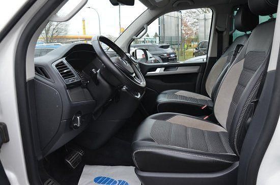 Gebraucht VW Multivan 204 PS (150 kW) 2017 Weiß Van / Kleinbus