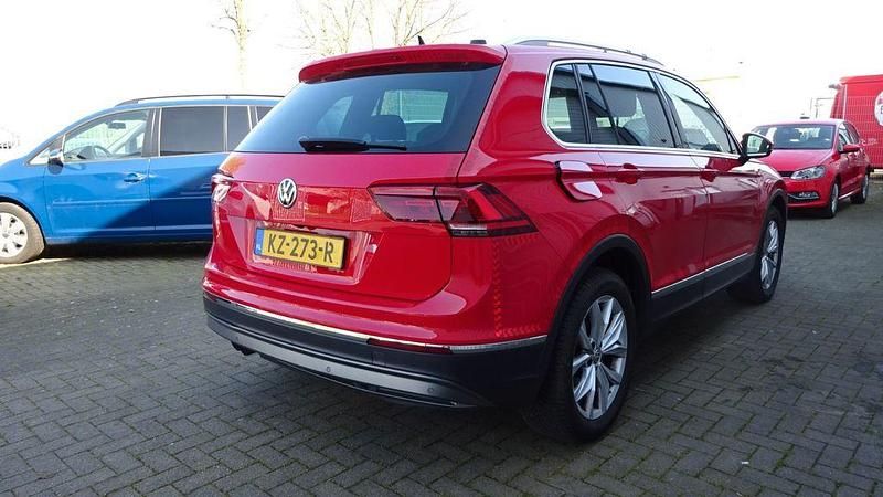 Gebraucht VW Tiguan Highline 150 PS (110 kW) 2017 Rot SUV