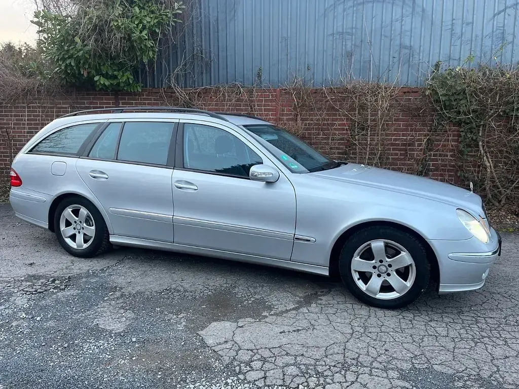 Gebraucht Mercedes E280 190 PS (139 kW) 2006 Silber Limousine