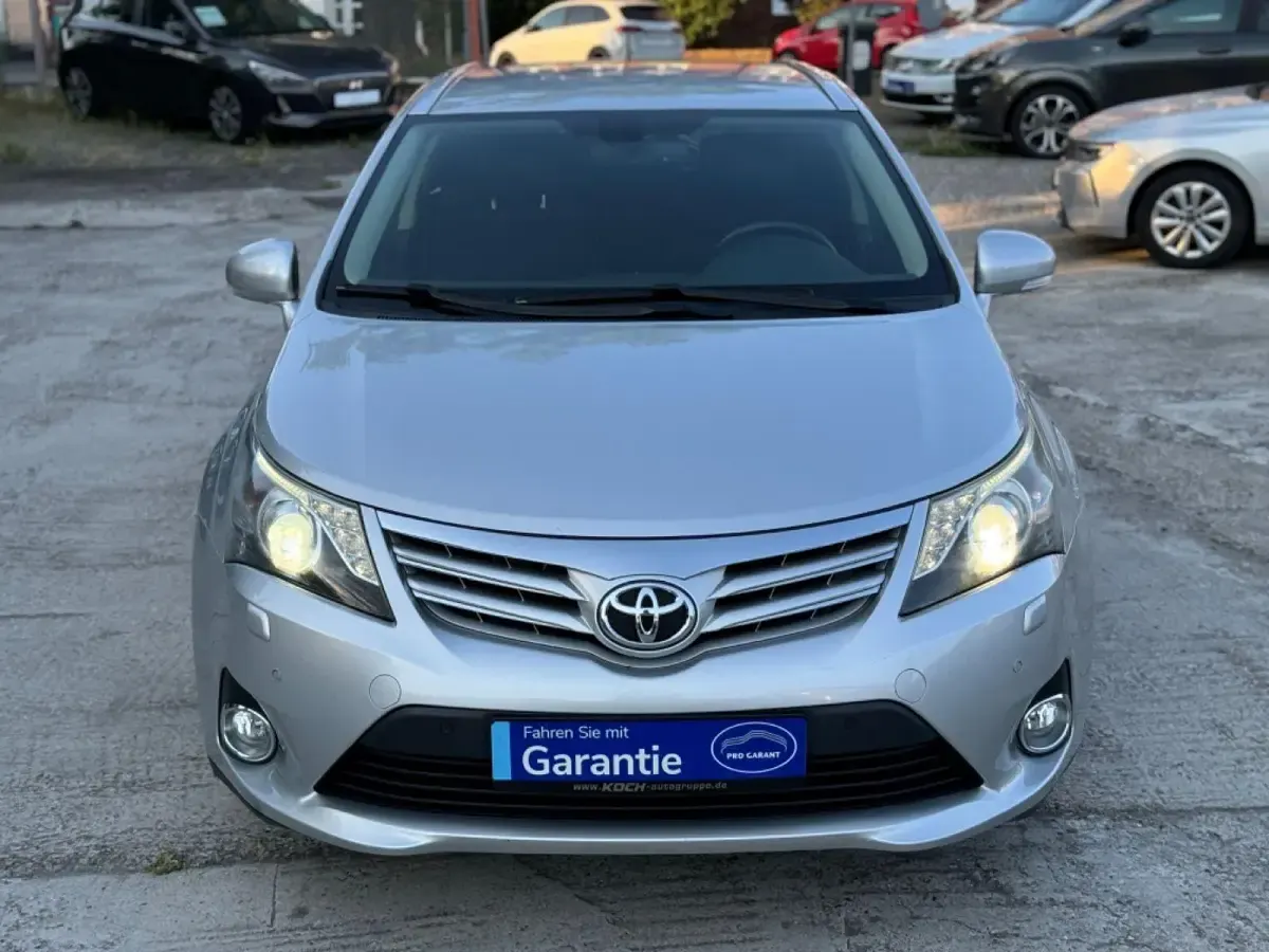 Gebraucht Toyota Avensis Executive 147 PS (108 kW) 2014 Silber Kombi