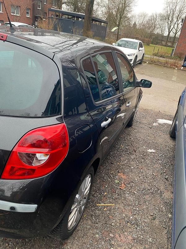Gebraucht Renault Clio III 102 PS (75 kW) 2007 Schwarz Limousine