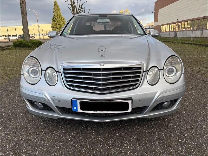 Gebraucht Mercedes E220 170 PS (125 kW) 2007 Silber Limousine