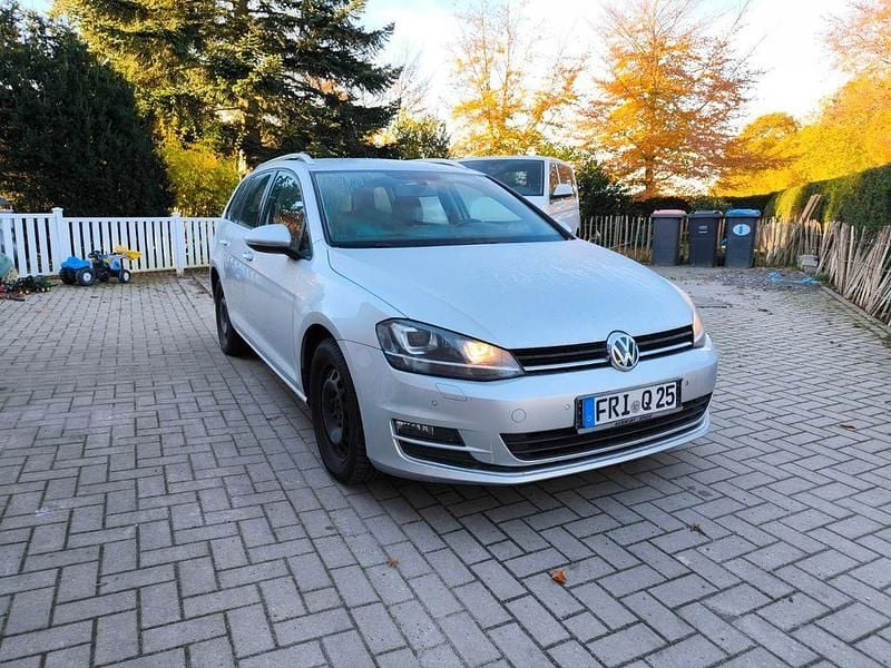 Silber Gebraucht 2014 VW Golf VII Highline Kombi | 7.290 € (Fairer Preis) - Bild 1/4