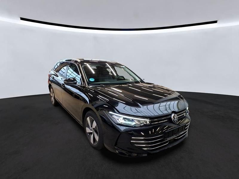 Gebraucht VW Passat Business 150 PS (110 kW) 2024 Grenadillschwarz Kombi