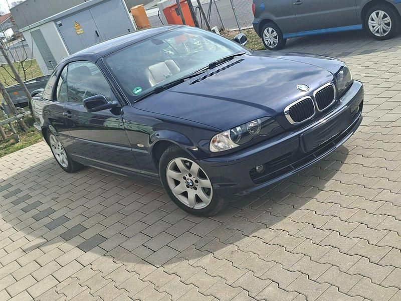 Gebraucht BMW 318 Cabriolet 150 PS (110 kW) 2002 Blau Cabrio