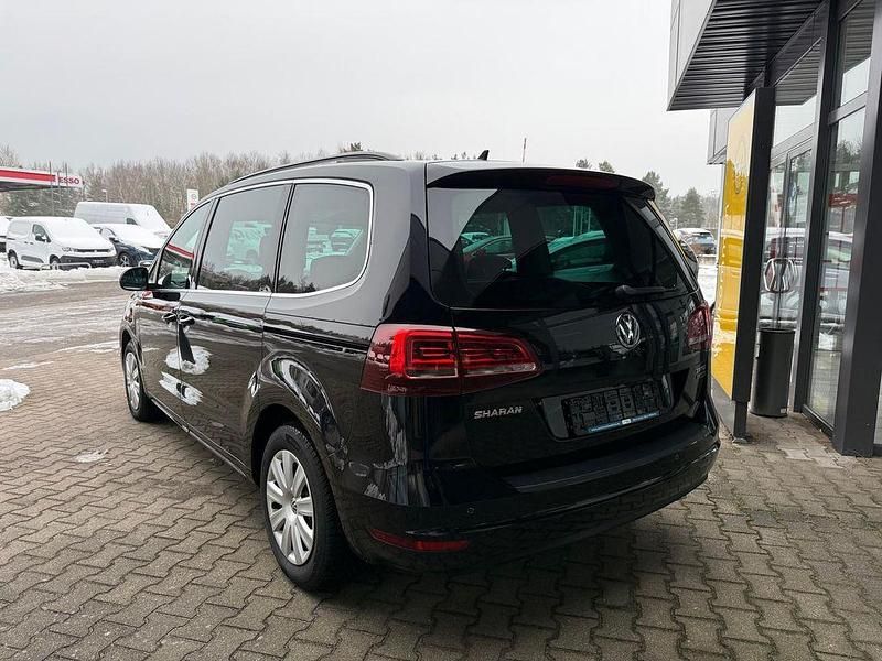 Gebraucht VW Sharan Comfortline 150 PS (110 kW) 2016 Deep black perleffekt Van / Kleinbus