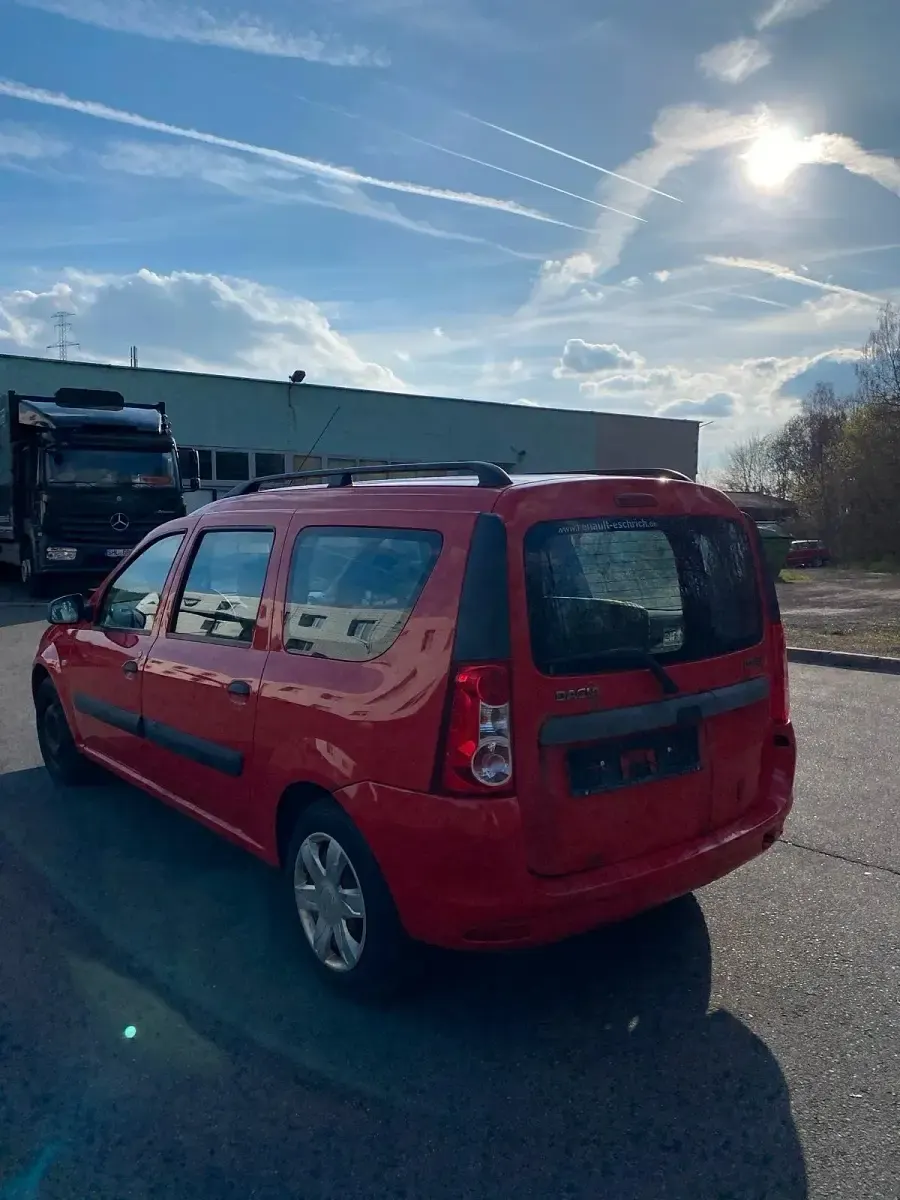 Second-hand Dacia Logan 85 CP (62 kW) 2011 Roșu Break