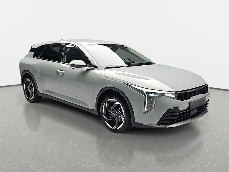 Neu Kia K4 Spirit 150 PS (110 kW) 2026 Grau Limousine