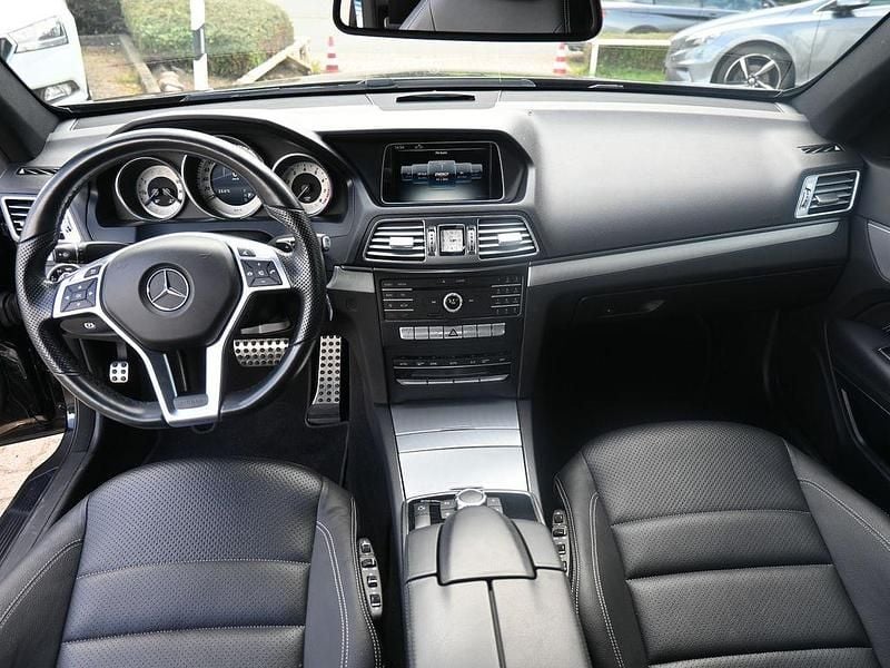 Gebraucht Mercedes E200 AMG line 184 PS (135 kW) 2016 Obsidianschwarzmet. Coupé