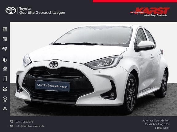 Schneeweiß Gebraucht 2020 Toyota Yaris Hybrid Basis Kleinwagen | 17.495 € (Etwas zu teuer) - Bild 1/4