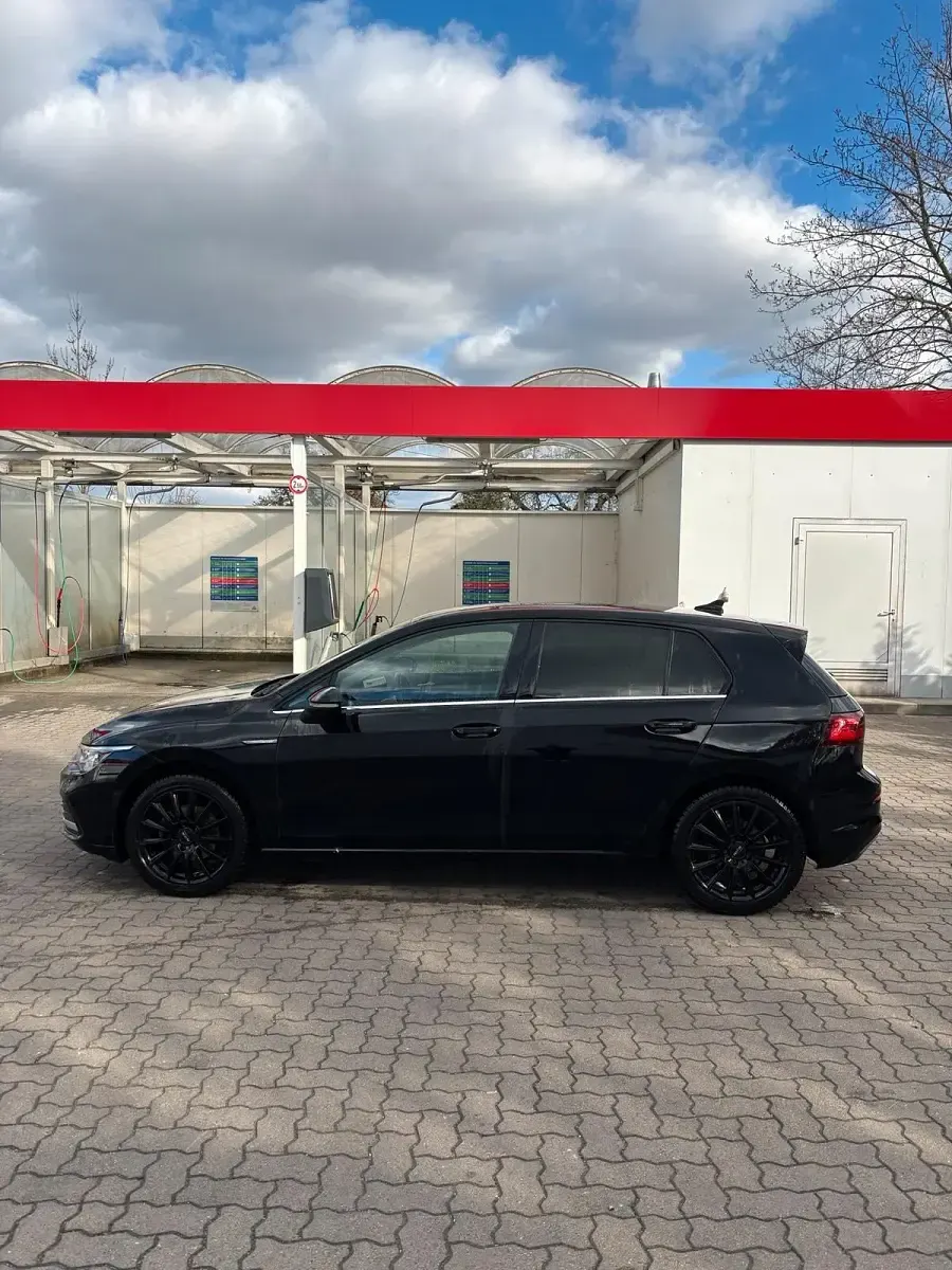 Gebraucht VW Golf VIII Style 131 PS (96 kW) 2020 Schwarz Limousine