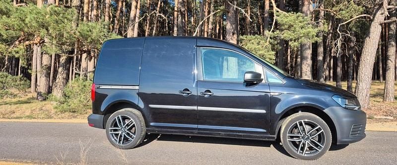 Gebraucht VW Caddy 122 PS (89 kW) 2019 Schwarz Van / Kleinbus
