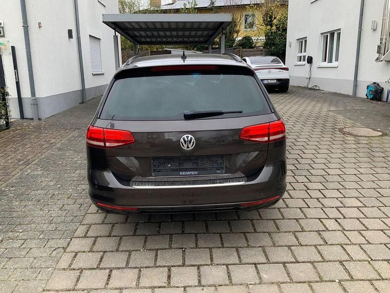Gebraucht VW Passat 150 PS (110 kW) 2015 Braun Kombi