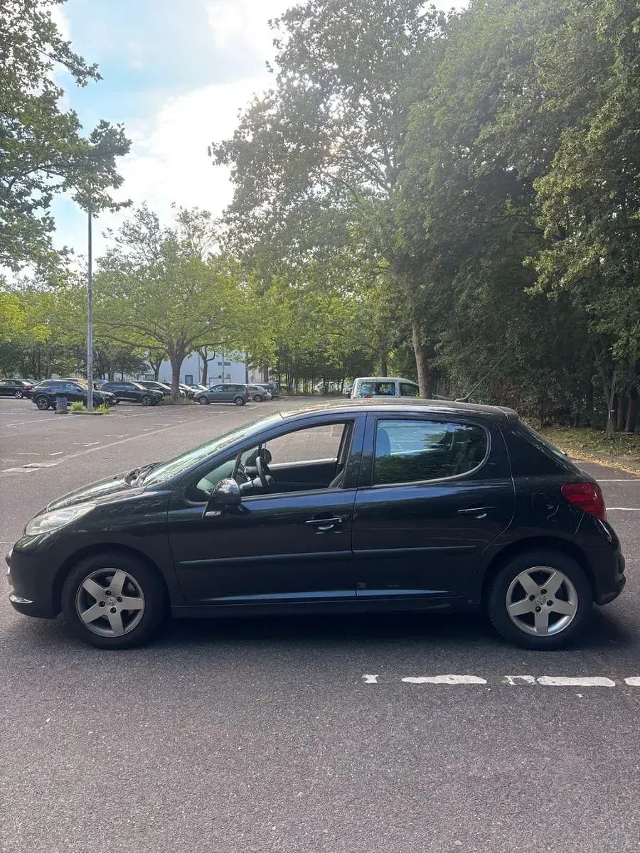 Gebraucht Peugeot 207 95 PS (69 kW) 2009 Schwarz Limousine