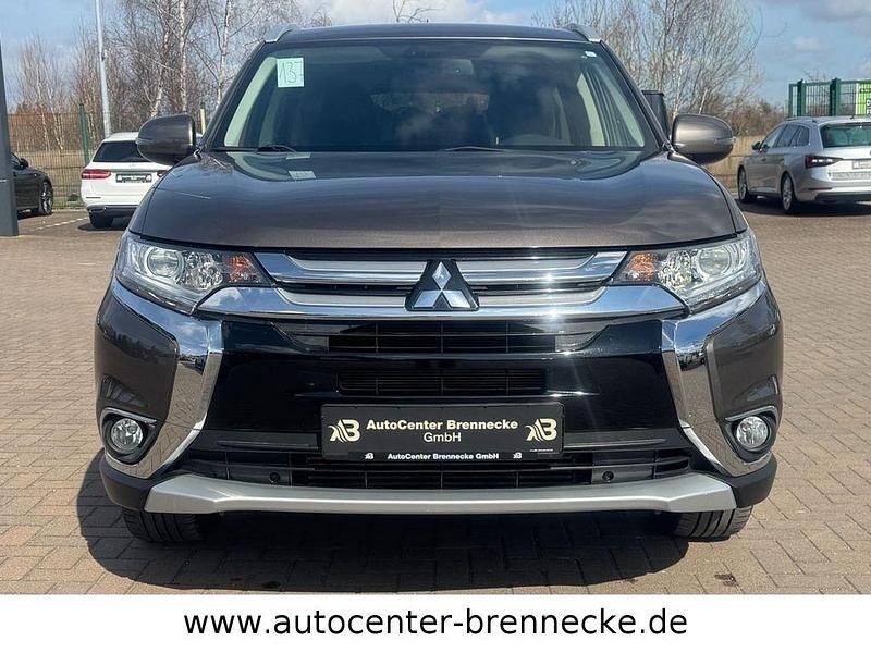 Gebraucht Mitsubishi Outlander Plus 150 PS (110 kW) 2016 Braun SUV