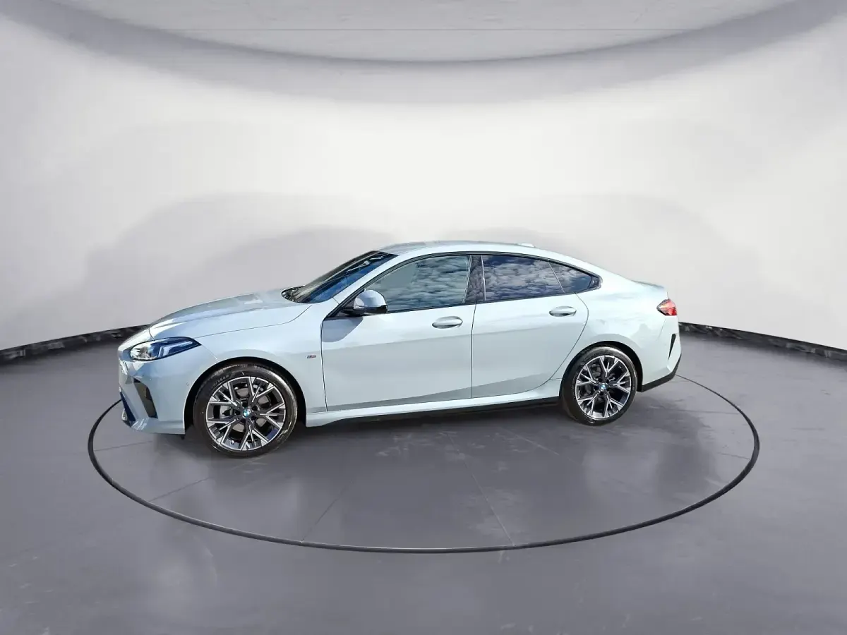 Gebraucht BMW 220 M Sport 170 PS (125 kW) 2025 Silber Coupé