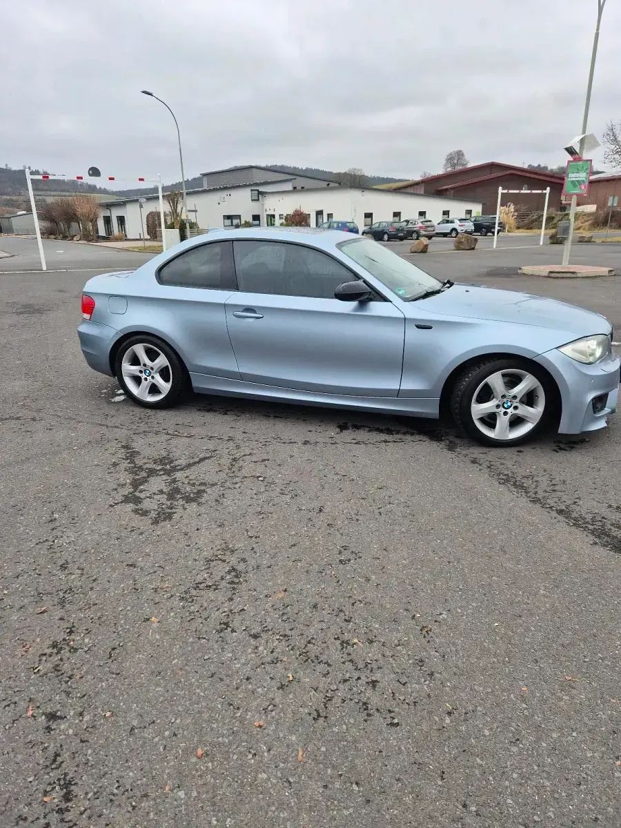 Gebraucht BMW 123 204 PS (150 kW) 2008 Blau Kleinwagen