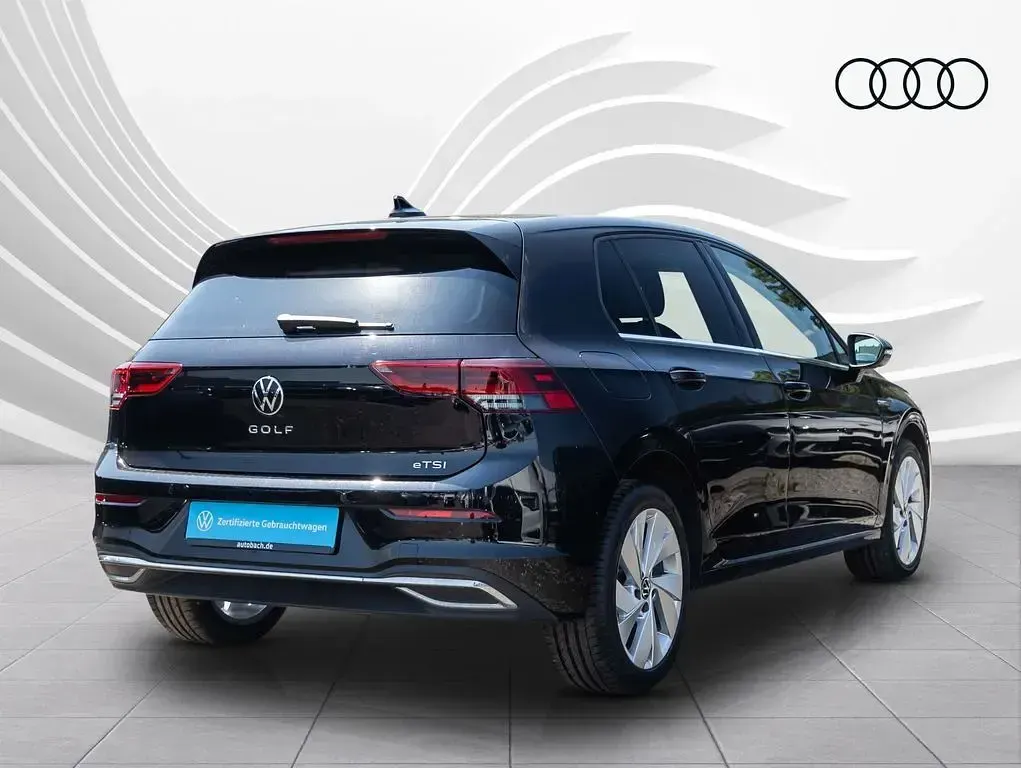 Gebraucht VW Golf VIII Style 131 PS (96 kW) 2023 Deep black perleffekt Limousine
