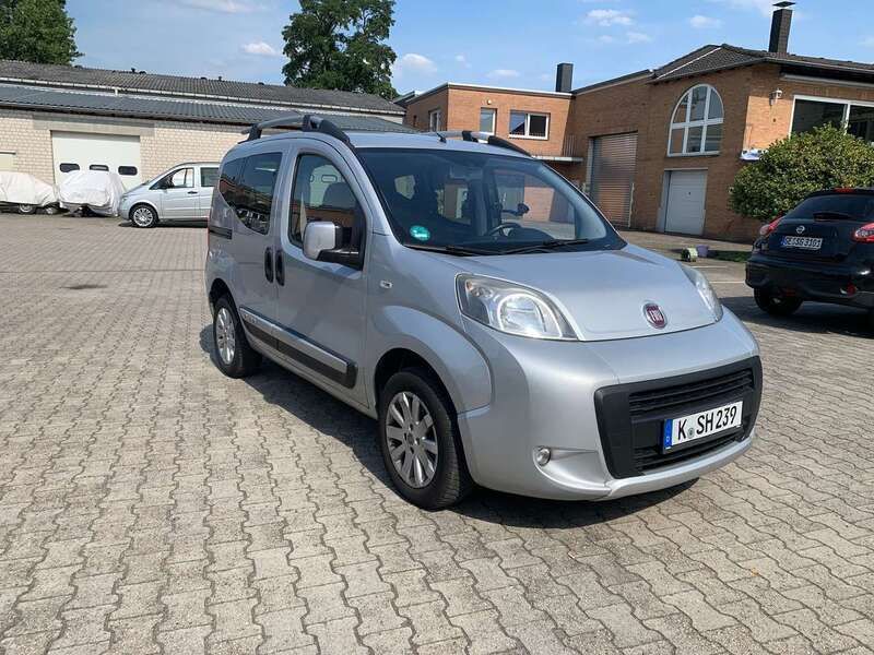 Silber Gebraucht 2016 Fiat Qubo Trekking Van / Kleinbus | 5.950 € - Bild 1/4